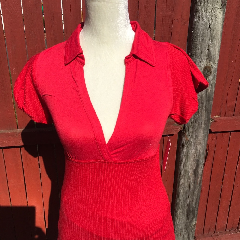 Red top - Picture 3 of 8